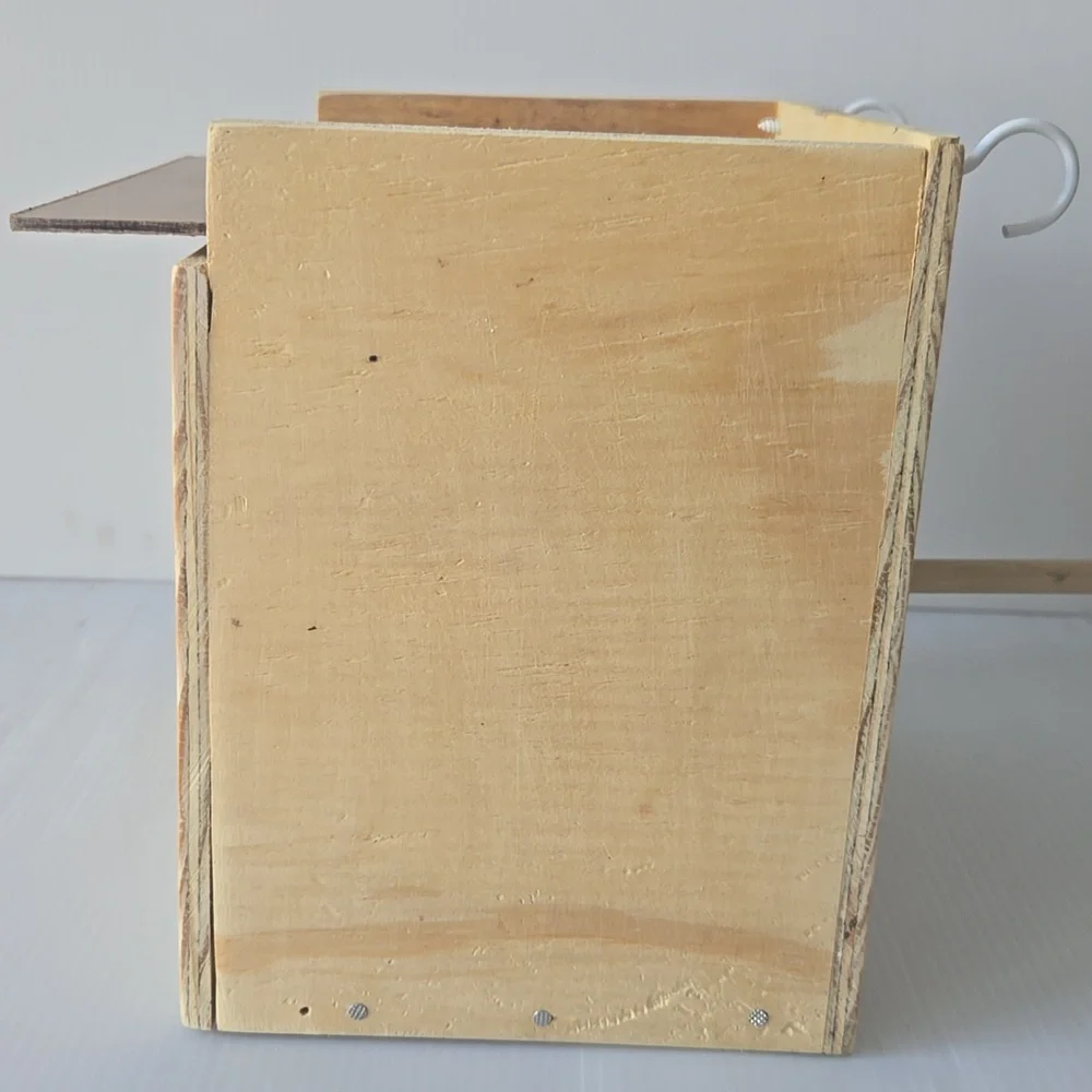 N/A wooden breeding